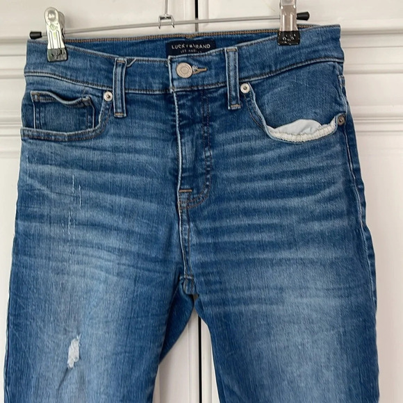 Lucky Brand Blue Denim Jeans size 6 / 28 Ankle Length Distressed - Picture 2 of 16
